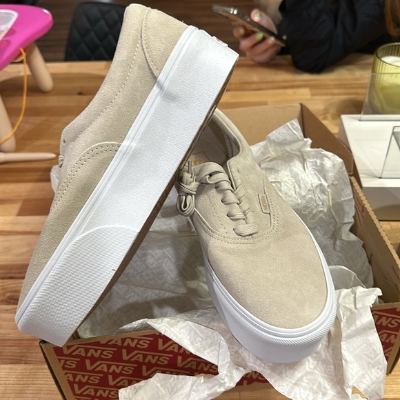 Women’s vans - Picture 4 of 5